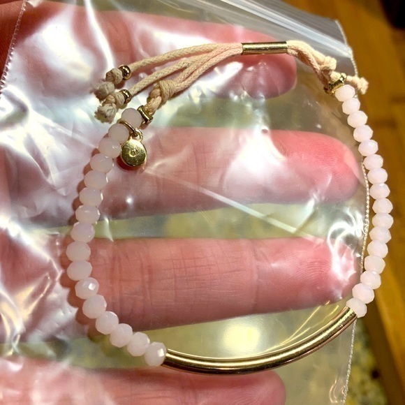 Bracelet soft pink crystal stones self adjustable - Picture 1 of 3